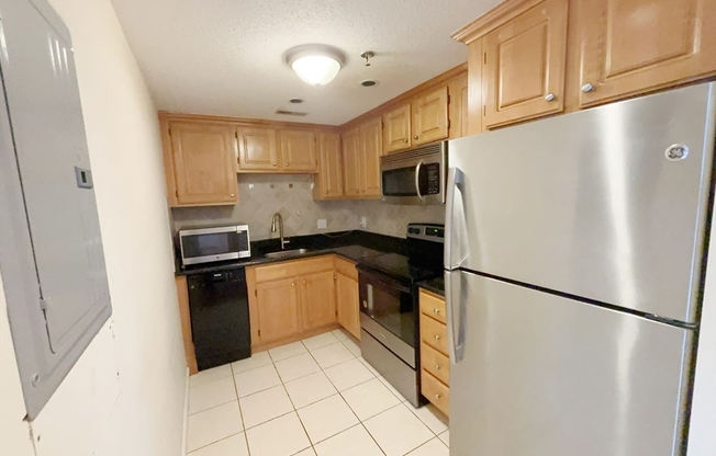 2 beds, 2 baths, 1,030 sqft, $3,000, Unit 203.