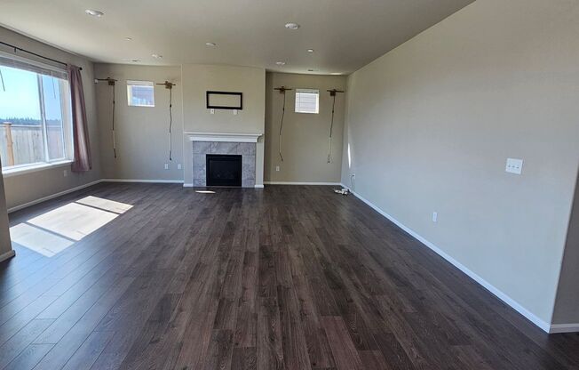 Beautiful 4-Bedroom Home with Spacious Loft, Fenced Yard & More!