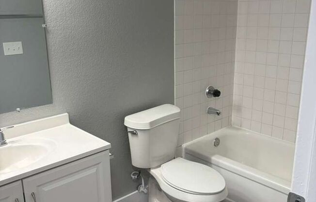 2 beds, 1 bath, 850 sqft, $1,575, Unit 1107 L6