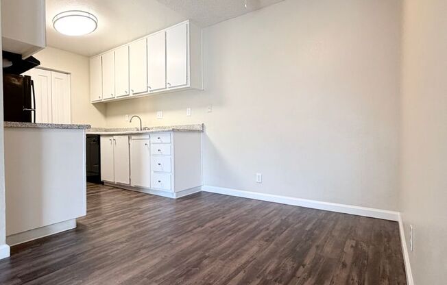 2 beds, 1 bath, 861 sqft, $1,750, Unit 25