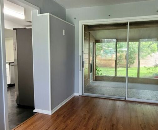 2 beds, 1 bath, $1,300