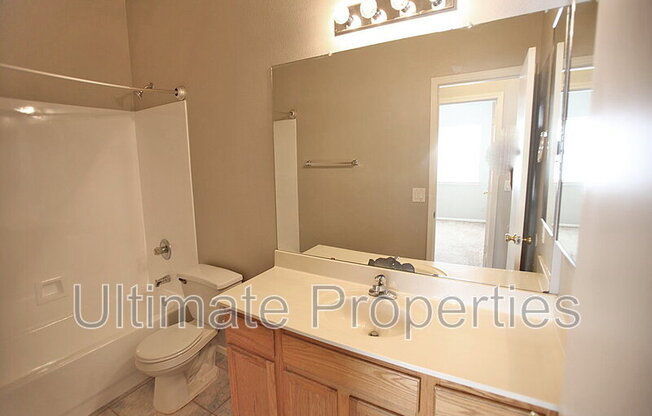 11808 W CAMBRIDGE AVE