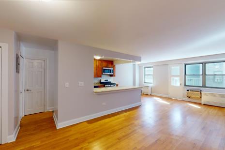 2 beds, 1 bath, $6,095, Unit 11J