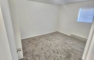 2 beds, 1 bath, $995, Unit 146 Parrish Ln