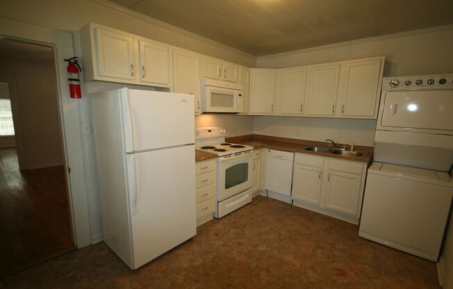 1 bed, 1 bath, 600 sqft, $1,185, Unit B