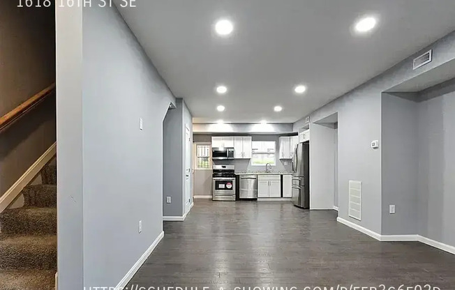 1618 16 ST SE