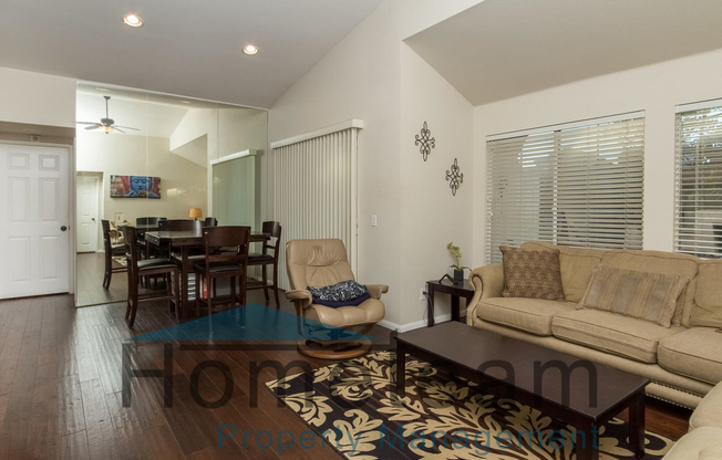 2 BR/ 2.5 BA 1025 SQFT Rancho Del Rey/ Chula Vista Townhouse