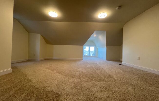 2 beds, 1 bath, $1,295, Unit Floor 2