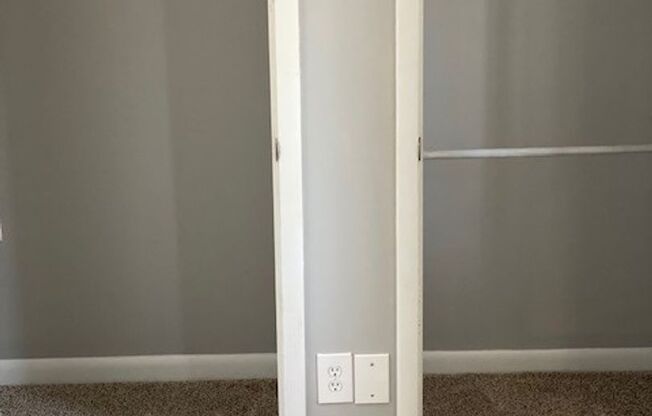 3 beds, 2 baths, 1,260 sqft, $1,250