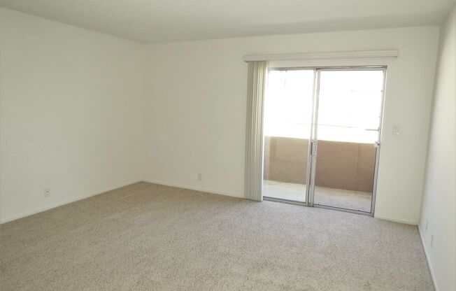 Studio, 1 bath, 360 sqft, $1,650, Unit 40-9