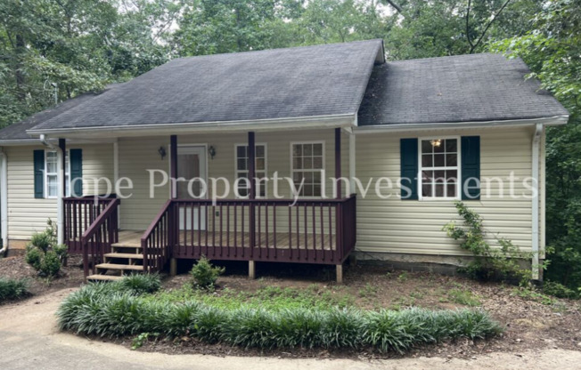 NEWNAN- 370 Widgeon Dr 3 bedroom 2 bath plus basement (See Walk Through Video)