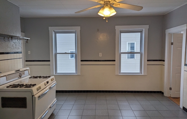 3 beds, 1 bath, 1,103 sqft, $1,750, Unit 2