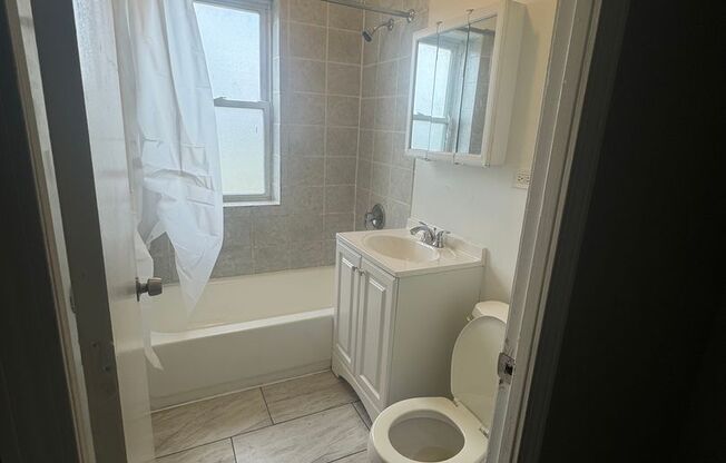 1 bed, 1 bath, $1,686, Unit 6808-3B