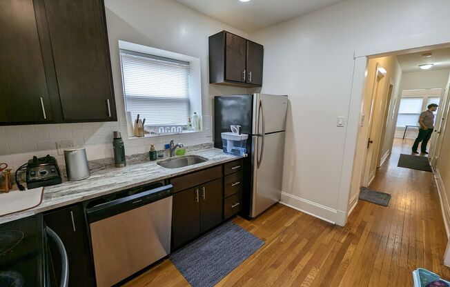 Top Floor Renovated 1 Bedroom