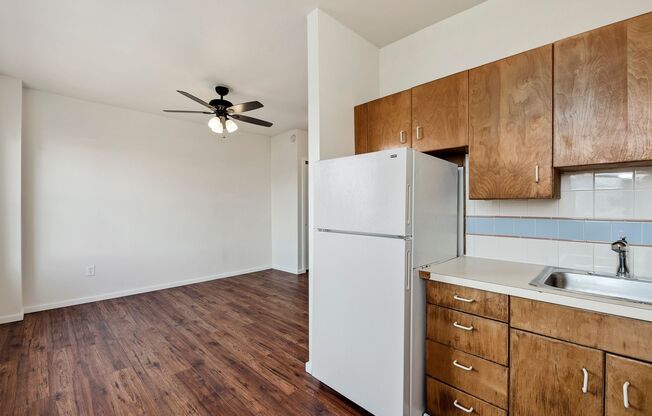 Studio, 1 bath, 400 sqft, $1,250, Unit C03