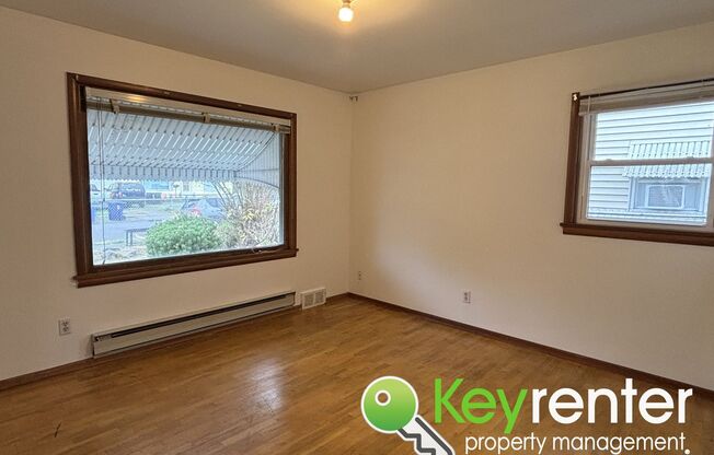 3 beds, 1 bath, $2,250