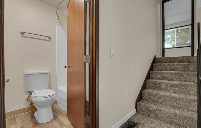 2 beds, 1.5 baths, 1,050 sqft, $2,049, Unit 214-774C