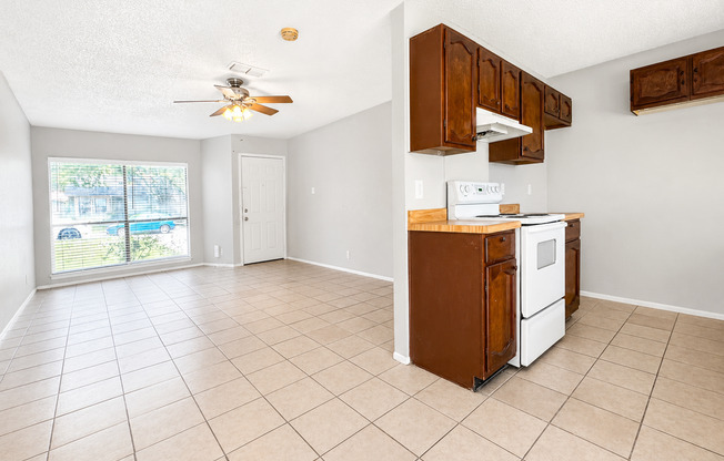 NICE 3 BR 2 BATH IN NEISD***EASY ACCESS TO FT. SAM, RANDOLPH AFB, & FORUM SHOPPING