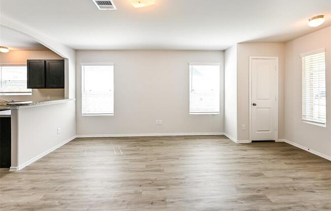 8614 DORIS OAKS CIR
