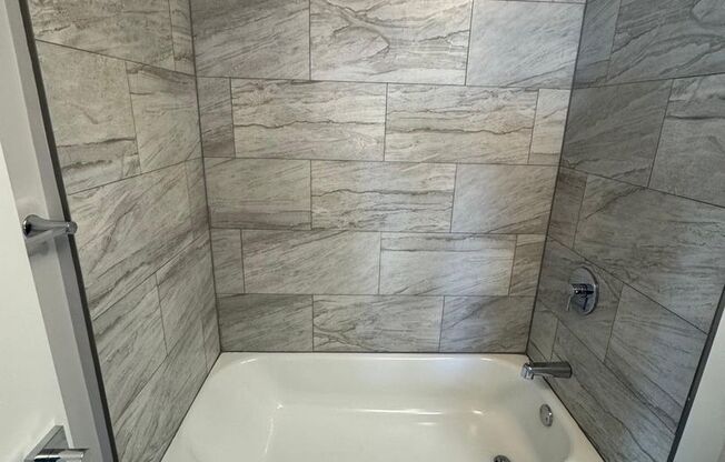 1 bed, 1 bath, 550 sqft, $1,475, Unit 404