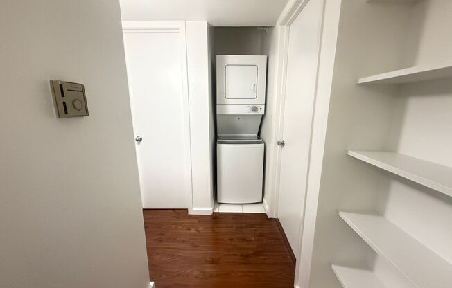 2 beds, 1 bath, 954 sqft, $1,654, Unit RRO-111