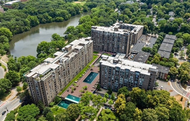 1 bed, 1 bath, 870 sqft, $3,000, Unit 608