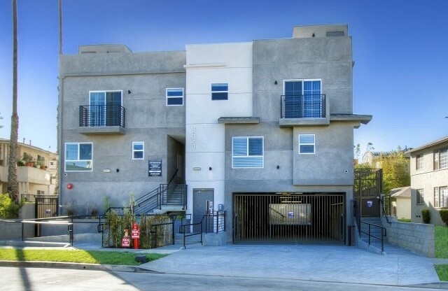 Come home to this New Modern Townhouse in Westchester!