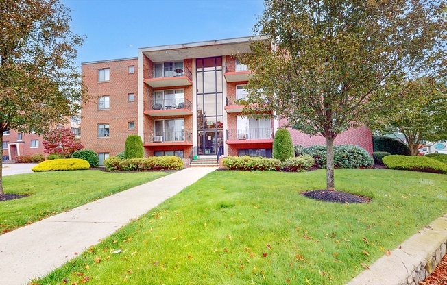 2 beds, 1 bath, 750 sqft, $2,395, Unit 42