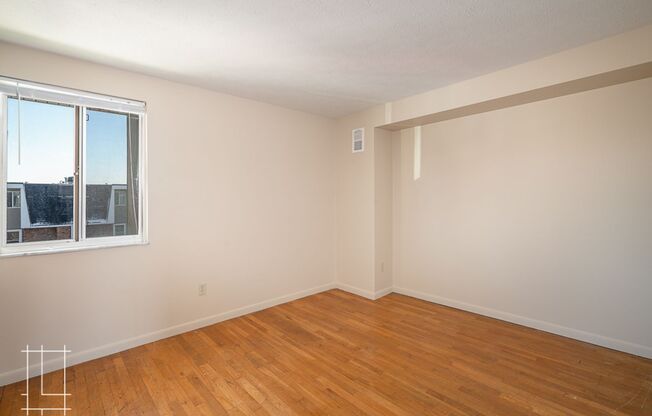 2 beds, 1.5 baths, $1,425, Unit 411 E Buttles Ave Apt. I