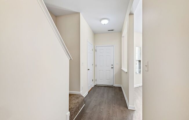 Charming 3BR Townhome in Fantastic Apex Location!