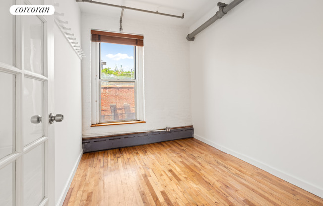 405 E 13 ST