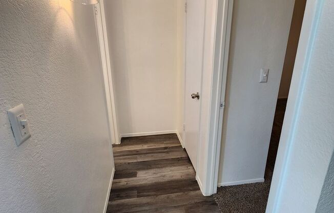 1 bed, 1 bath, 800 sqft, $999