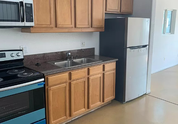 1 bed, 1.5 baths, 1,200 sqft, $2,995