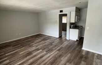 University Park unit, Centrally located and pet-friendly