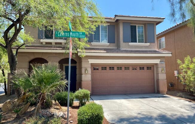 CHARMING SINGLE FAMILY HOME IN MOUNTAINS EDGE!!