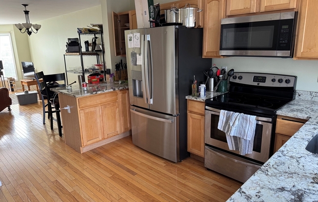 3 beds, 4.5 baths, 1,778 sqft, $3,275, Unit 154