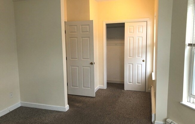 2 beds, 1 bath, 700 sqft, $3,300, Unit 6(3A)