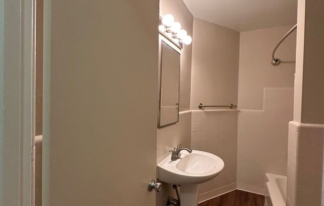 Studio, 1 bath, $1,425, Unit #211