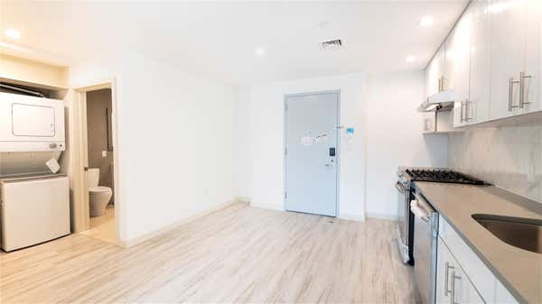 10909 15 AVE