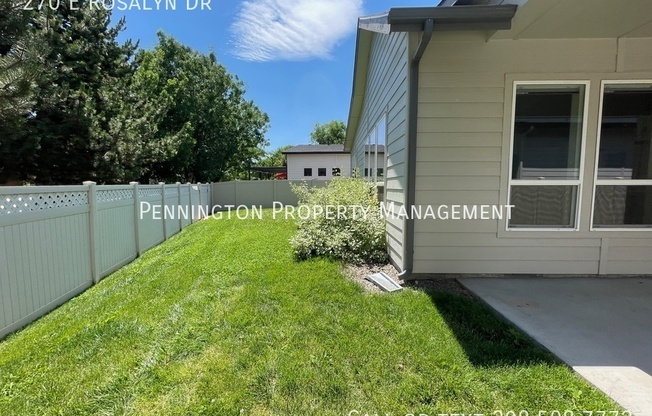 270 E ROSALYN DR