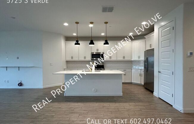 5725 S VERDE