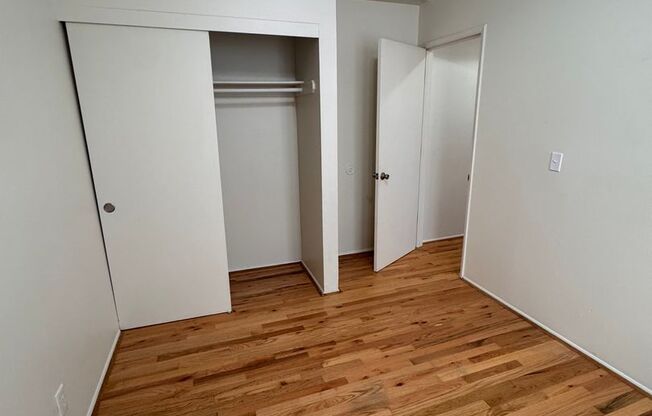 1 bed, 1 bath, 400 sqft, $975, Unit 302