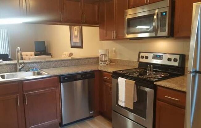 1 bed, 1 bath, 720 sqft, $1,323
