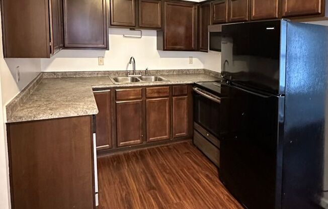 1 bed, 1 bath, 668 sqft, $1,000, Unit Unit A