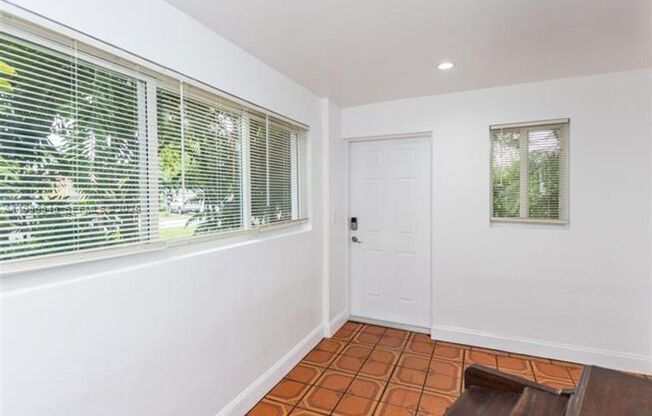 6300 NW 41st St VIRGINIA GARDENS, FL 33166