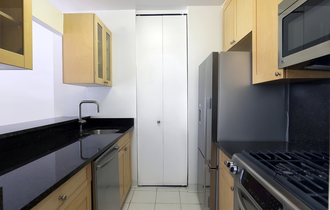 1 bed, 1 bath, $5,995, Unit 6A