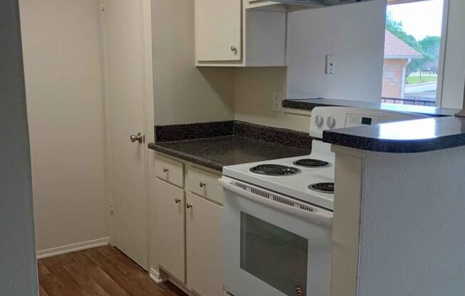 1 bed, 1 bath, 445 sqft, $950, Unit 620
