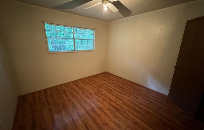 2 beds, 1 bath, 787 sqft, $750