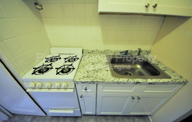 1 bed, 1 bath, 550 sqft, $1,000, Unit 6