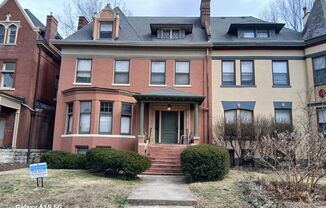 1467 St. James Court